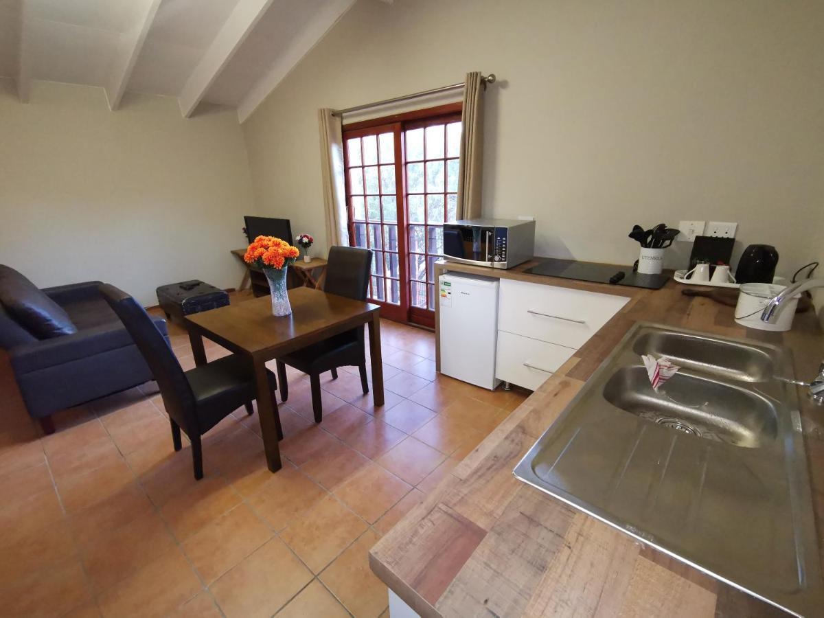 Paulshof - Hluhluwe Road Complex *