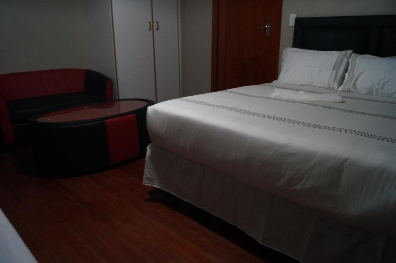 Miraton Eastgate Suites Johannesburg