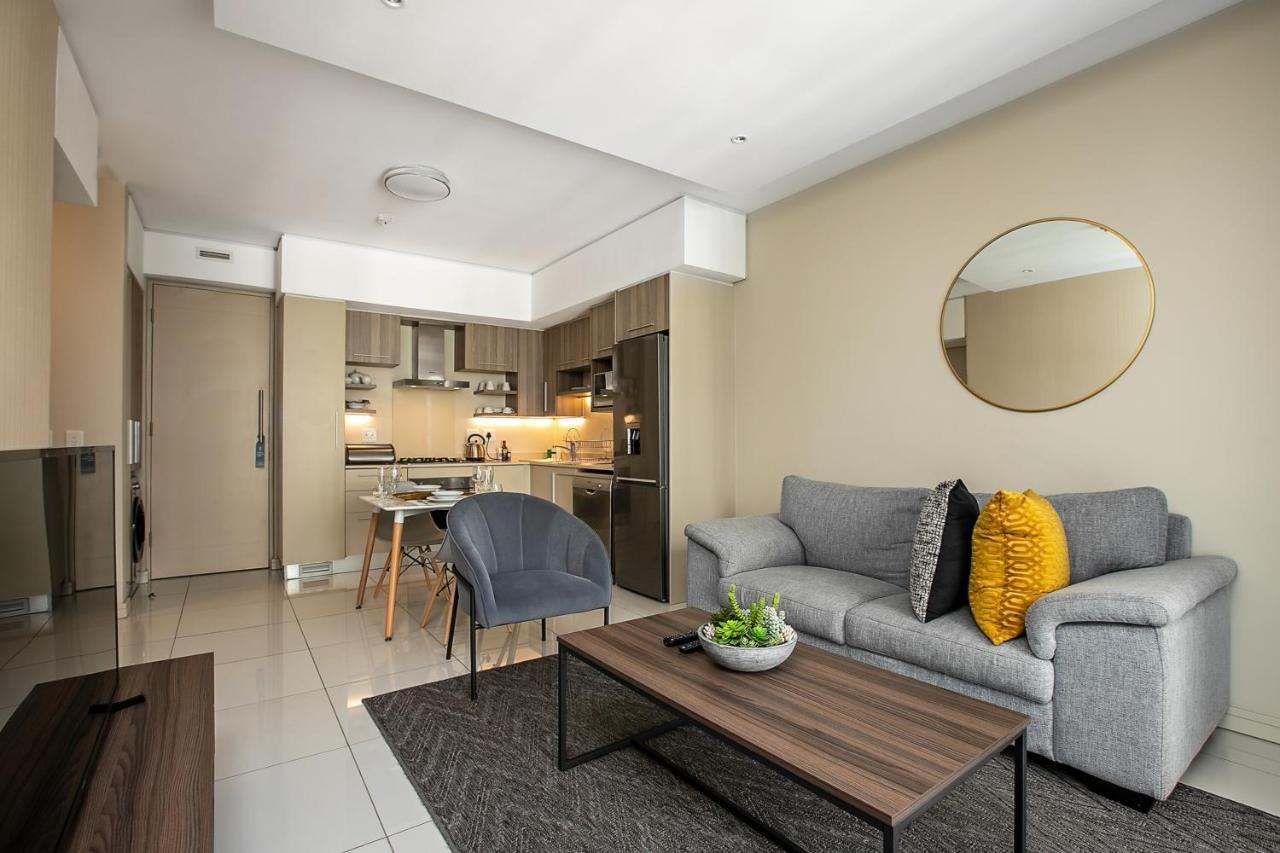 813 The Tyrwhitt - Rosebank Johannesburg