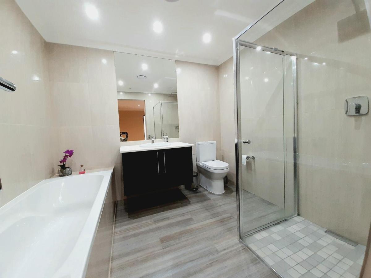 1804 Franklin 3-bed Penthouse With Rooftop Jacuzzi Apartment Johannesburg
