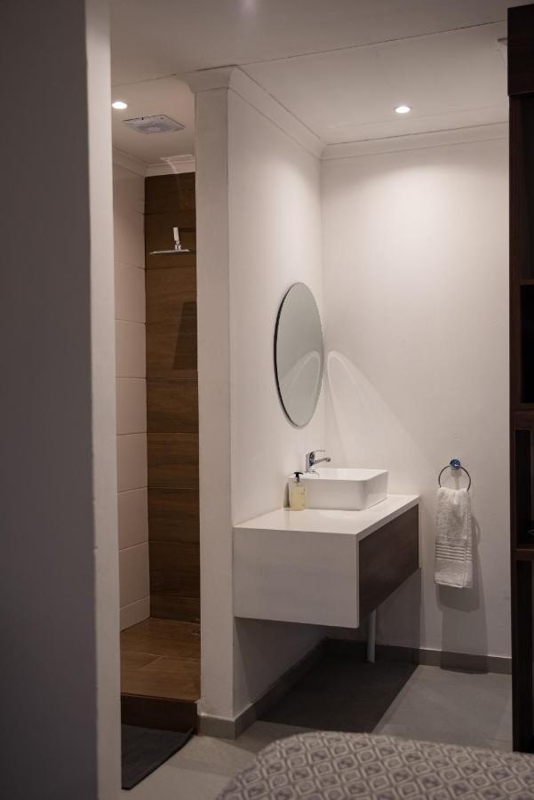 Guest house The Royal Bryanston *