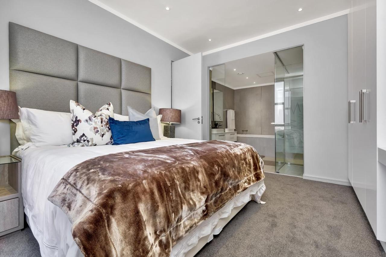 Sandton 15 West Road South * Johannesburg