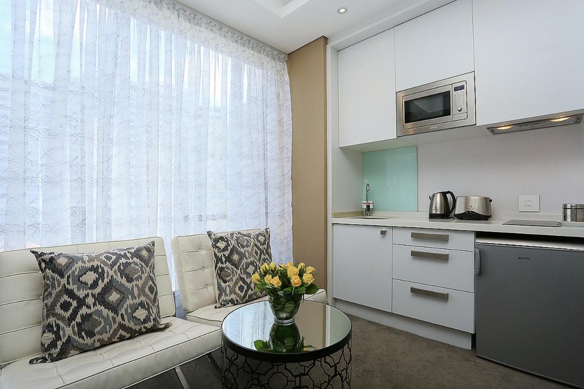 304 Sandton Skye Aparthotel