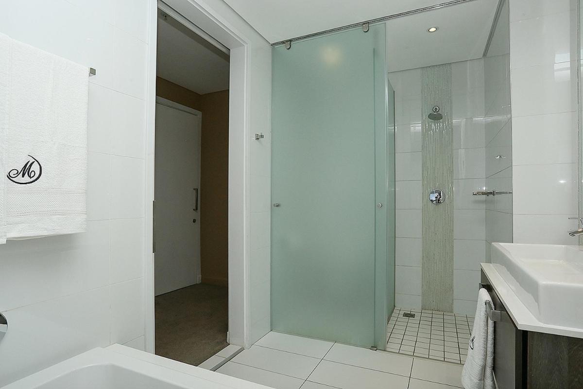304 Sandton Skye Aparthotel *