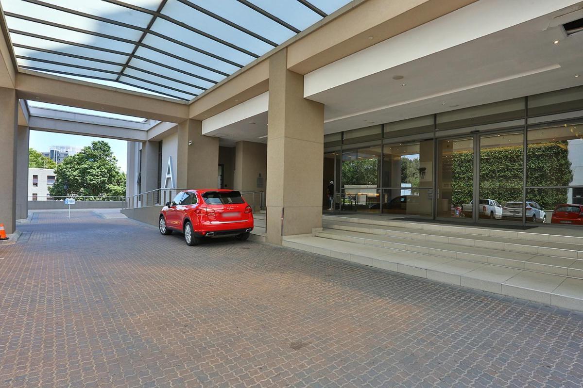 304 Sandton Skye Aparthotel Johannesburg