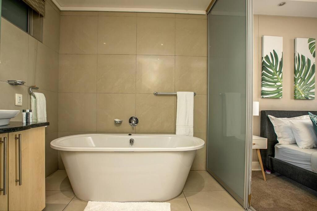 Hydro Sandton Executive * Johannesburg