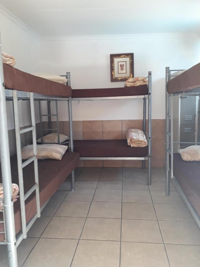 Youth Hostel *