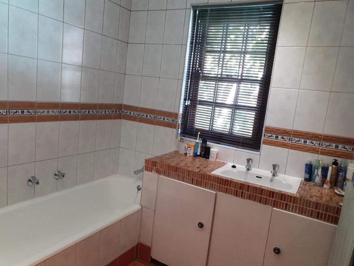 Be My Guest Bed; Book & Breakfast Johannesburg