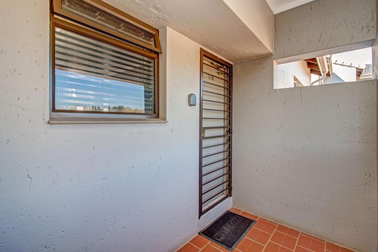 Upmarket Ultra Modern Sandton * Johannesburg