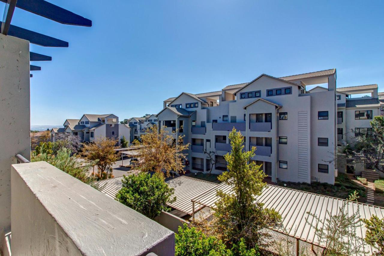 Upmarket Ultra Modern Sandton Apartment