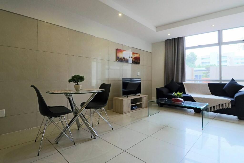 Hydro Executive Heart Of Sandton *