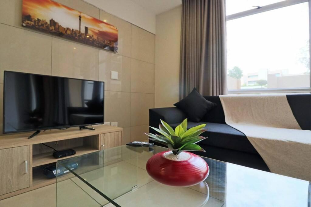 Hydro Executive Heart Of Sandton * Johannesburg