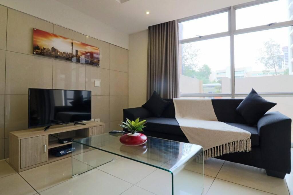 Hydro Executive Heart Of Sandton * Johannesburg