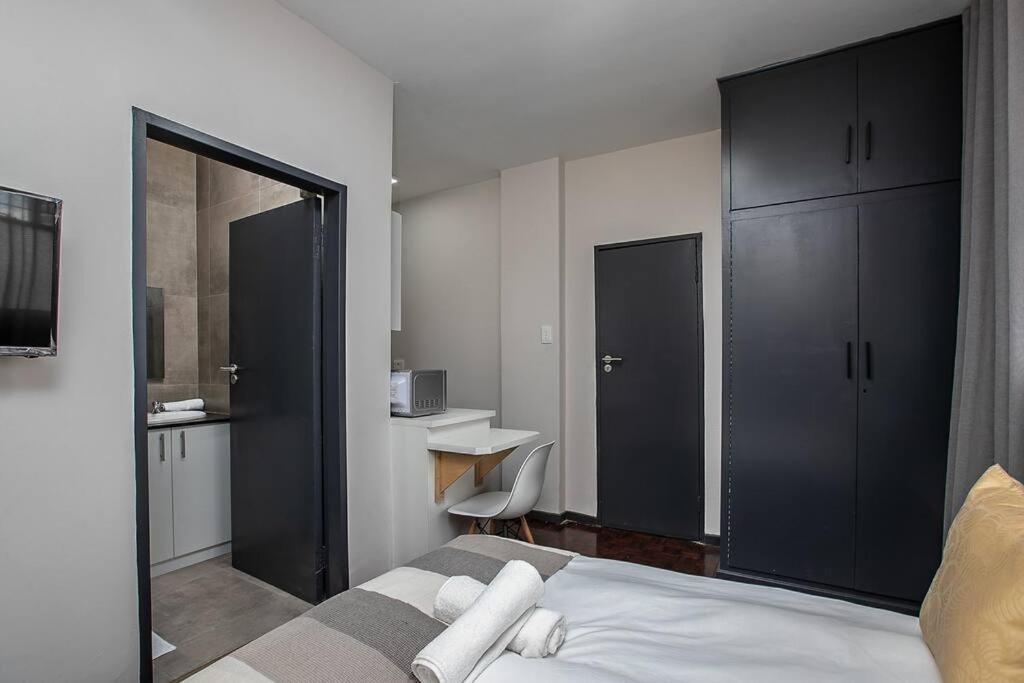 Majuba Place Sandton Executive Studio * Johannesburg