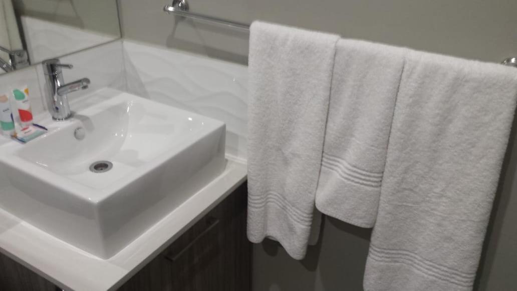 La One Rosebank Apartment *