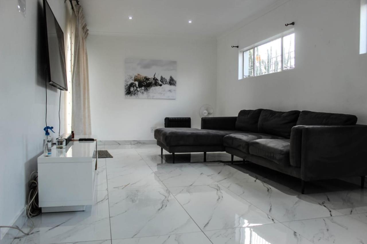 Semeni Asante Nhà khách Johannesburg