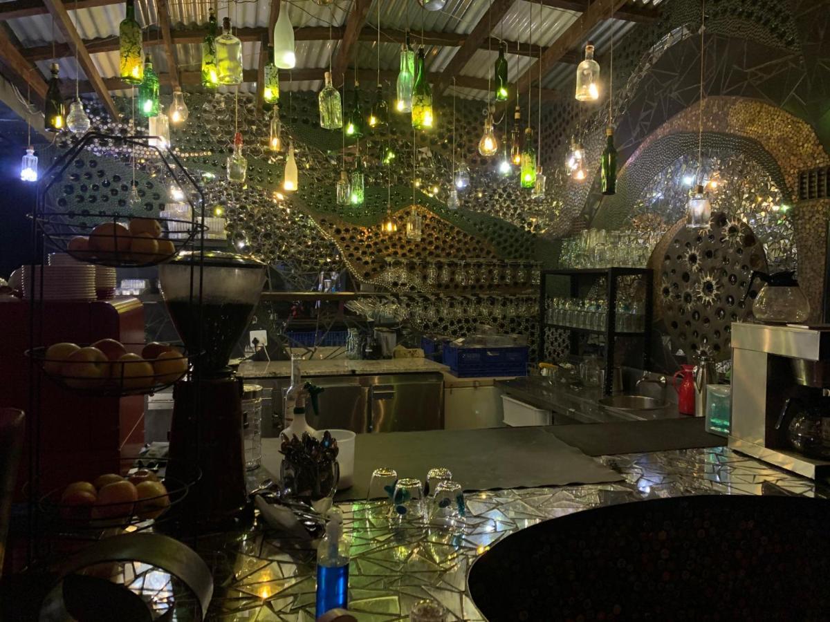 Khách sạn Rabbit Hole 3*