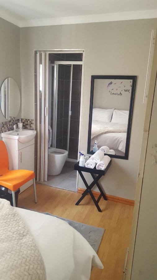 Tlelakufuma Guest house Johannesburg