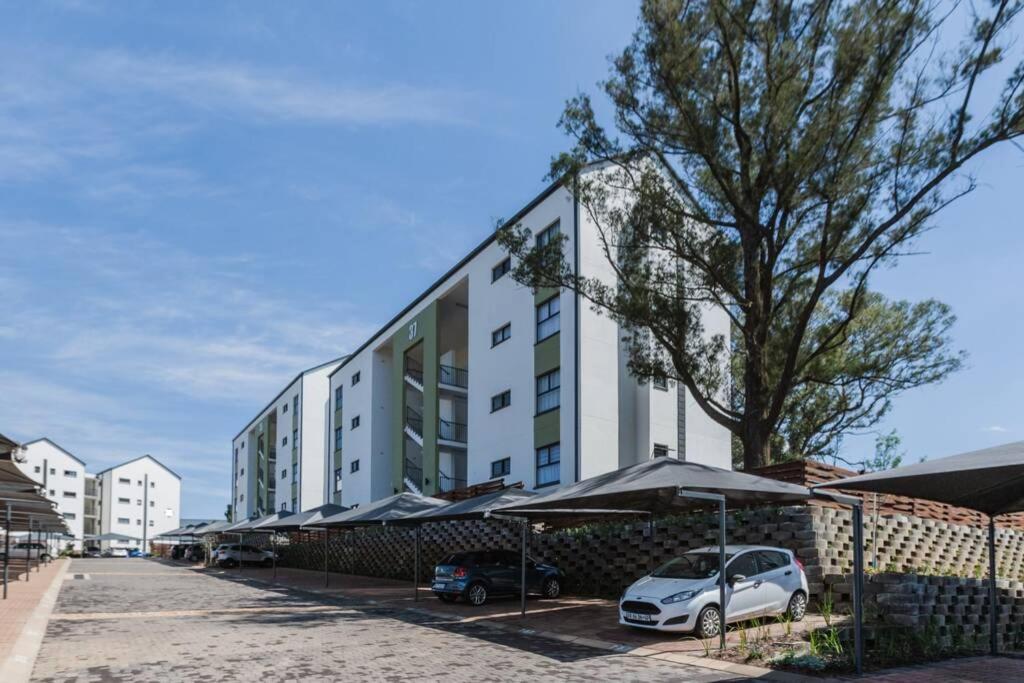 Alimama Spaces: The Park Haven 2 *