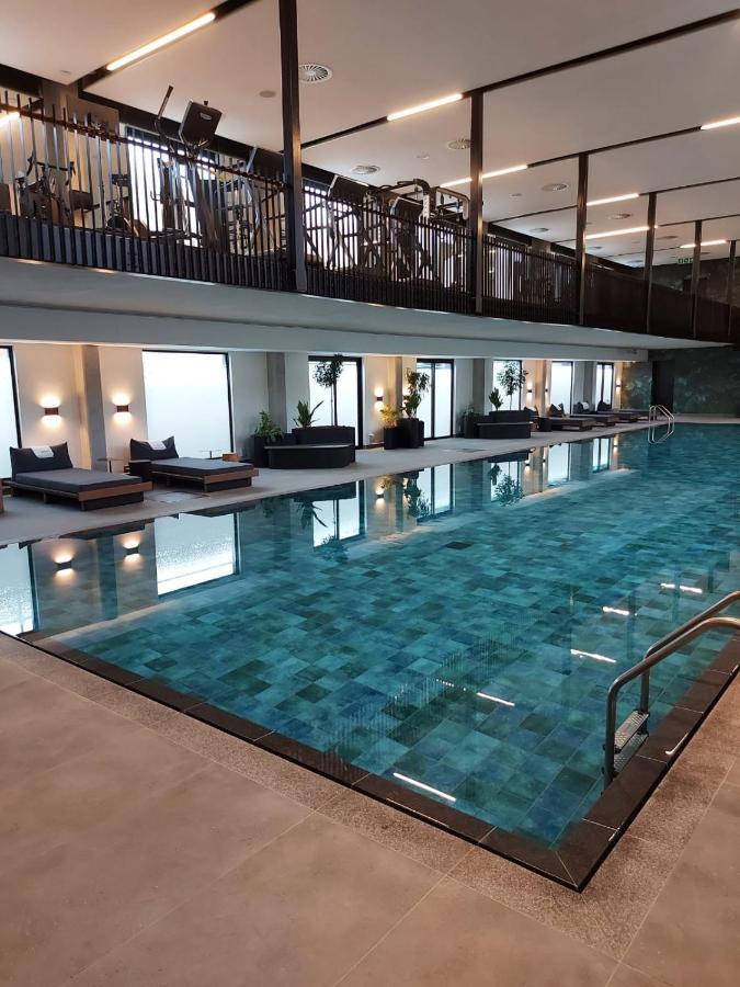 Executive Apartment *