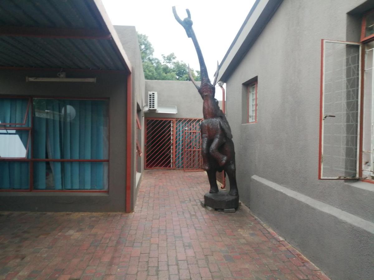 Nhà nghỉ Naisar's Primrose,johannesburg Johannesburg