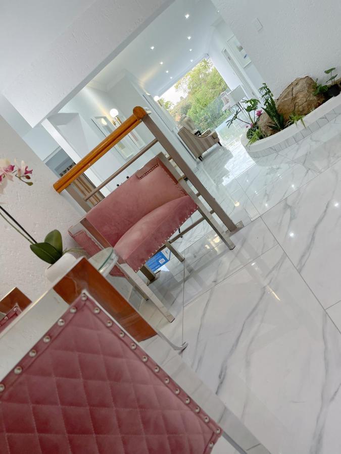 Amoris Guest House-randburg Johannesburg