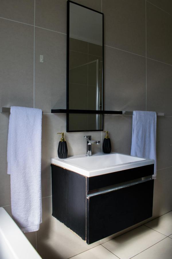 Royal Xtian Greenstone Ridge Apartment Johannesburg