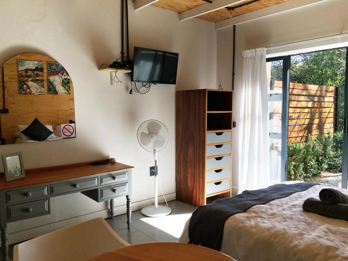 Alexander's House Guest house *