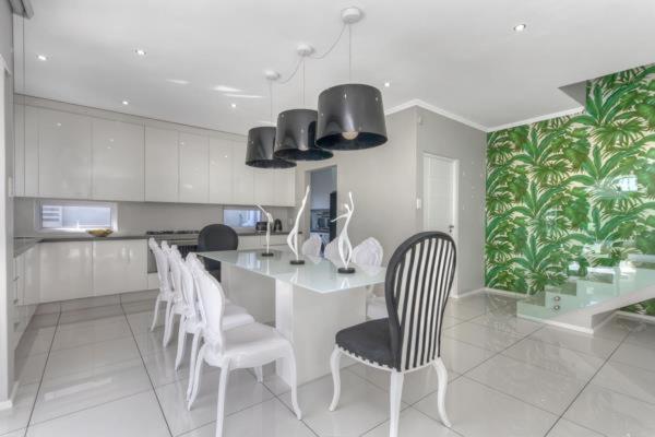 Anika Sandton Apartamento *