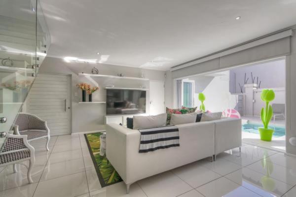 Anika Sandton Apartamento *