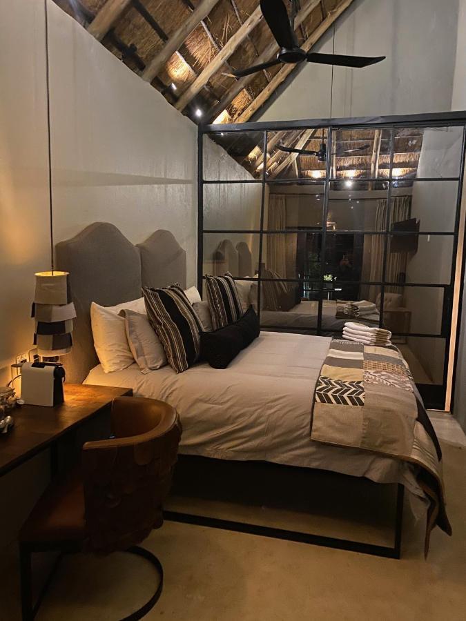 Hotel Four20 Bespoke *