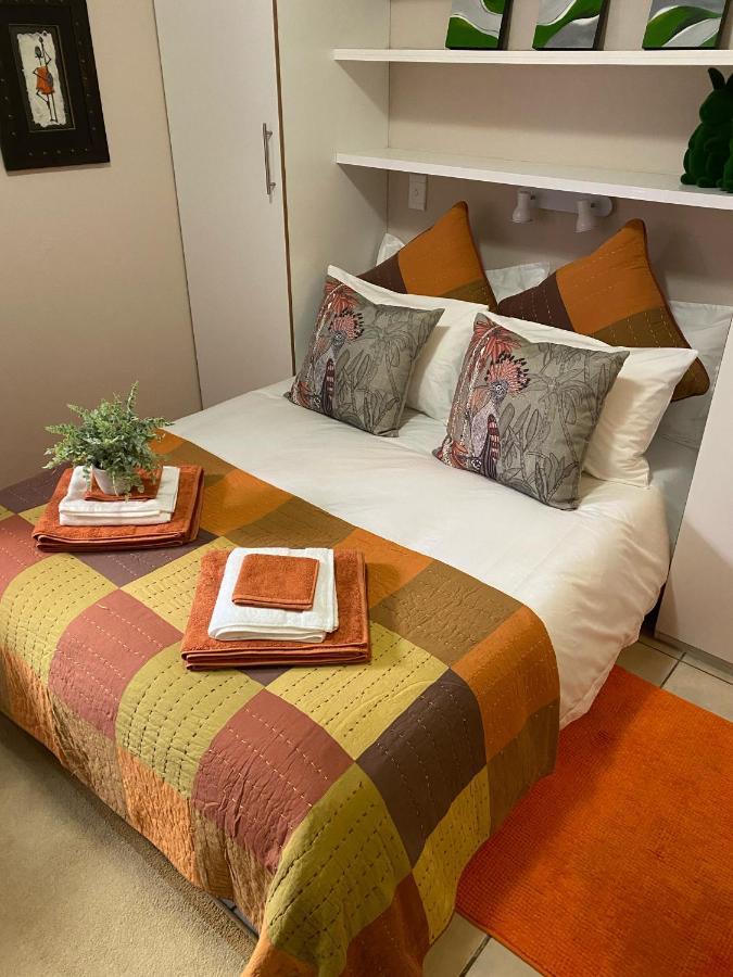 Harken House, Your Away From Home! Apartment *