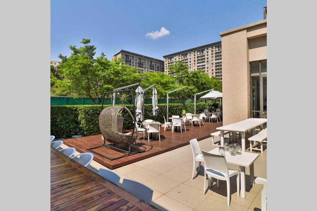Dante's Sandton Skye * Johannesburg
