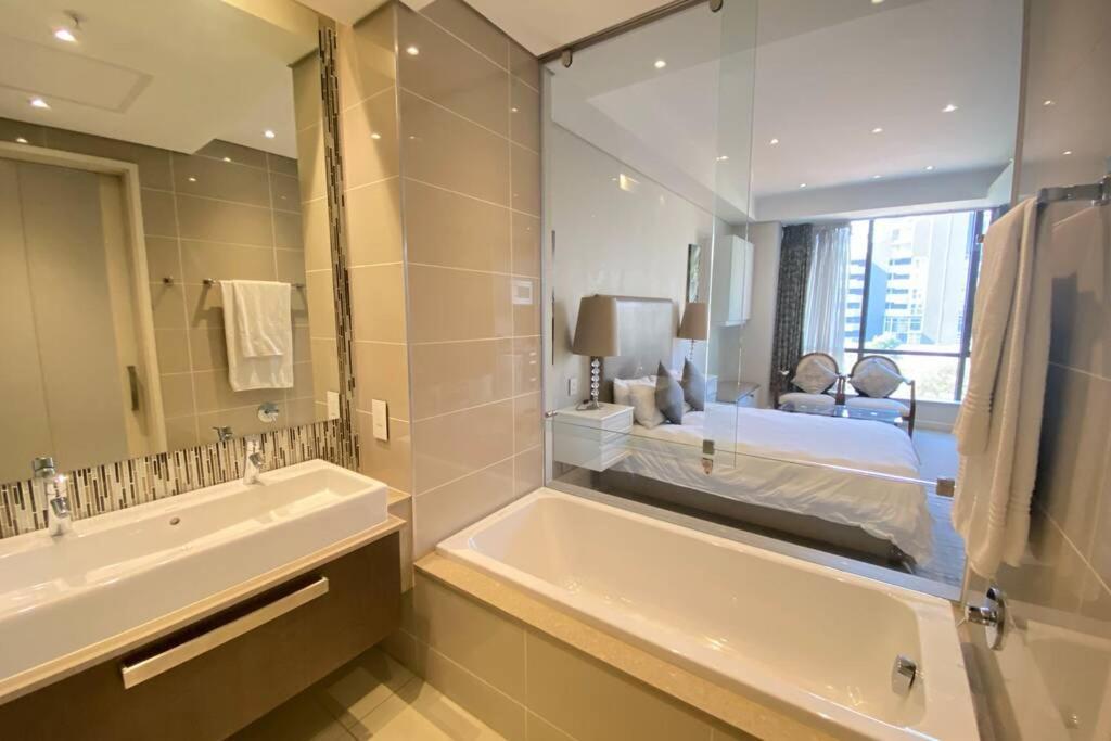 Dante's Sandton Skye * Johannesburg