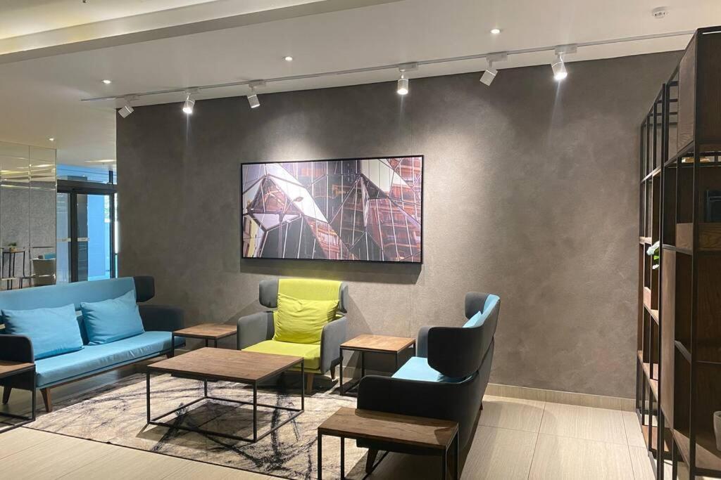 Dante's Sandton Skye