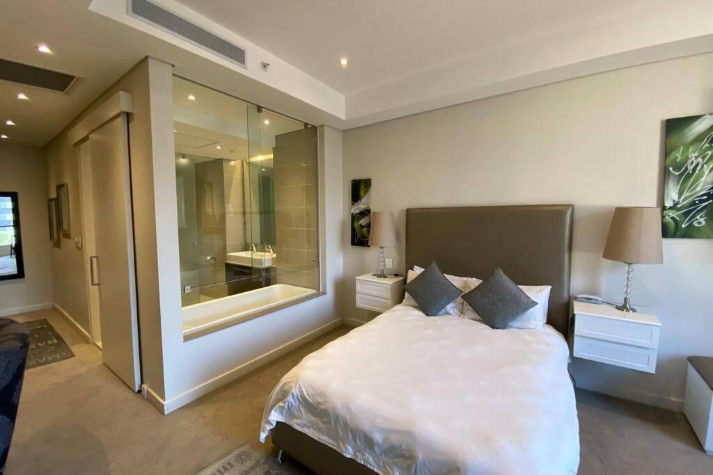 Dante's Sandton Skye Apartment Johannesburg