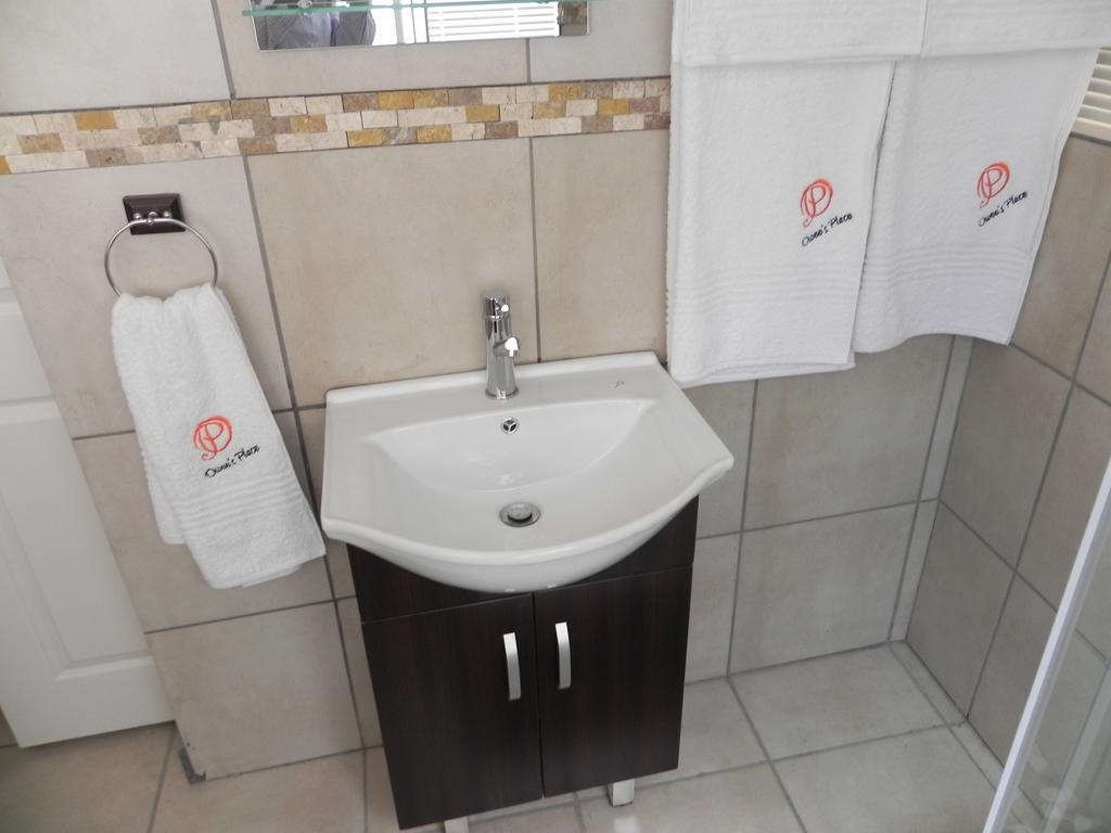 Owee's Place Guest house 4*