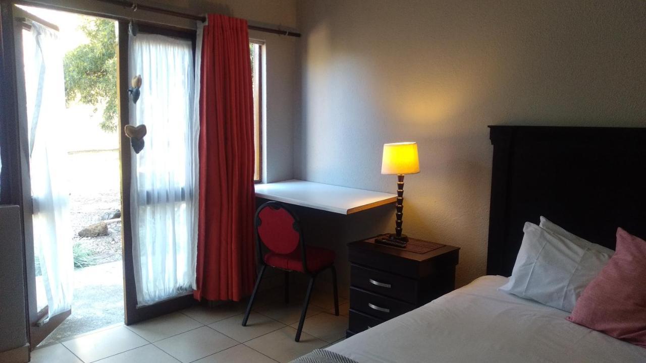 Dumelang Executive Lodge- In Sandton Apartamento Joanesburgo