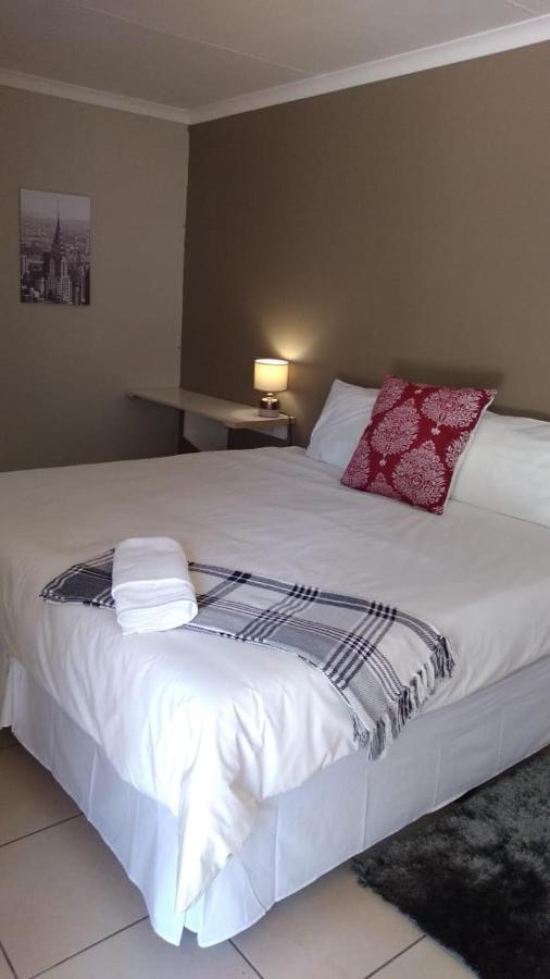Dumelang Executive Lodge- In Sandton *
