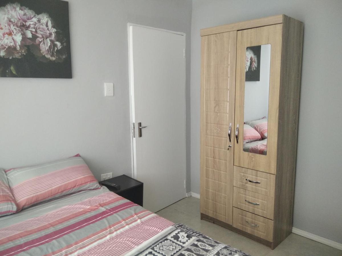 Velindo Guest * Johannesburg