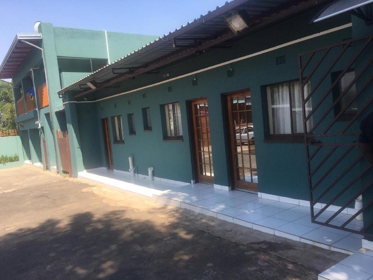 Zothani Delux Country house