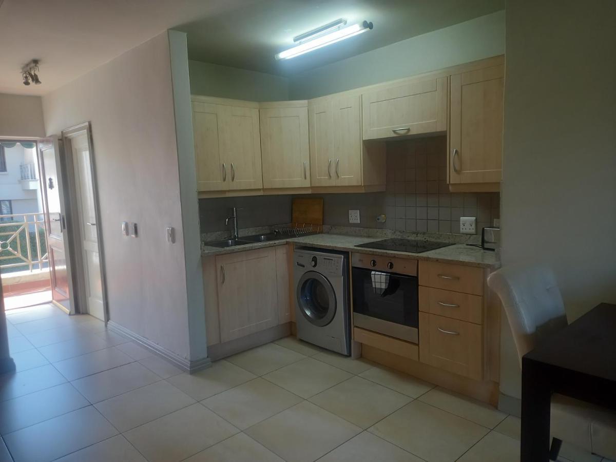 Mount Royal 16 - Large 1 Bed Apartment Johannesburg