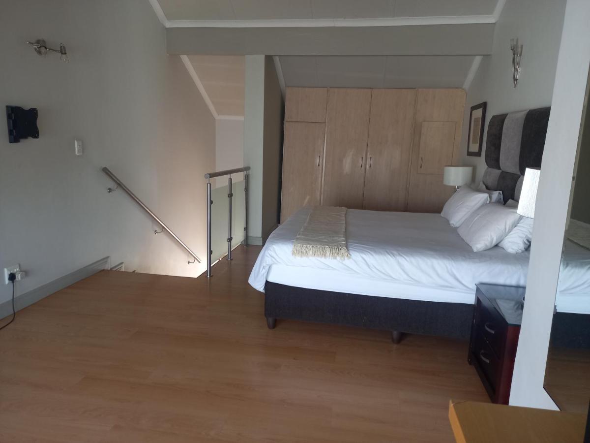 Mount Royal 16 - Large 1 Bed Apartment *