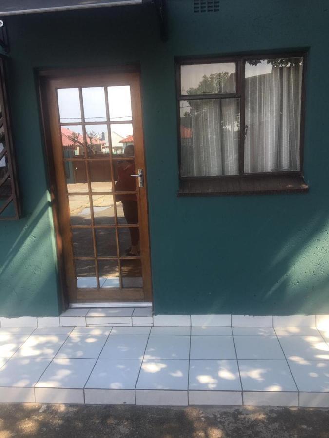 Zothani Delux Country house