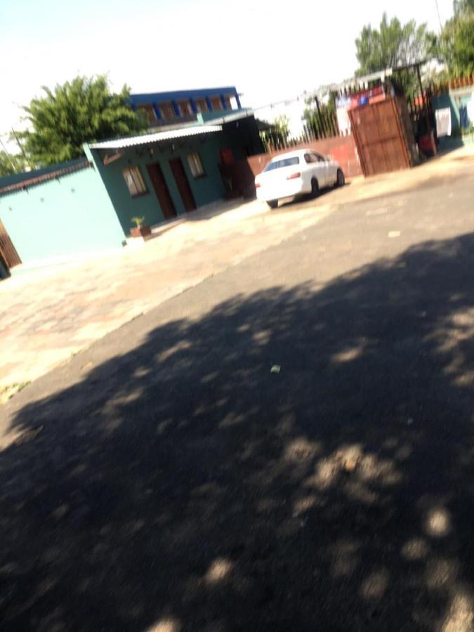 Zothani Delux * Johannesburg