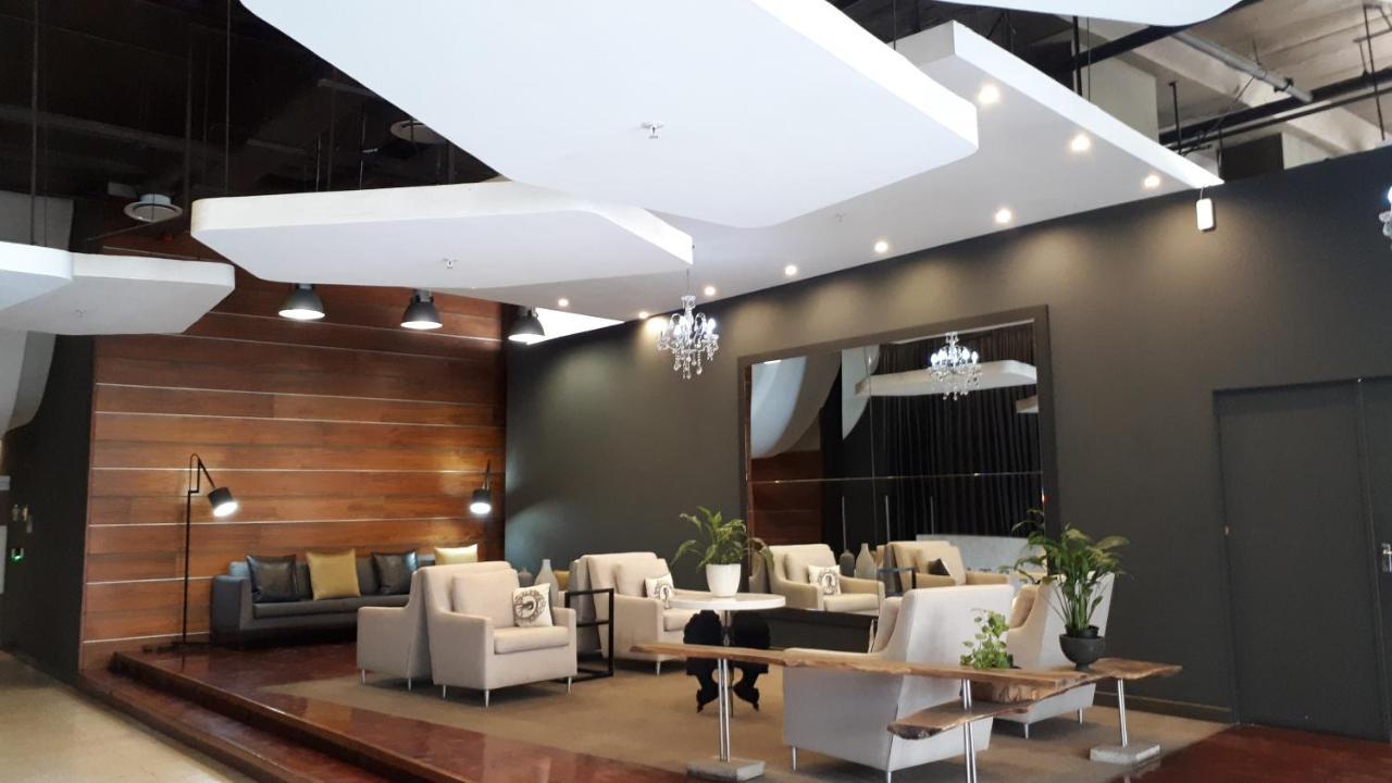 Khách sạn hẻo lánh 4 On Pritchard Luxury