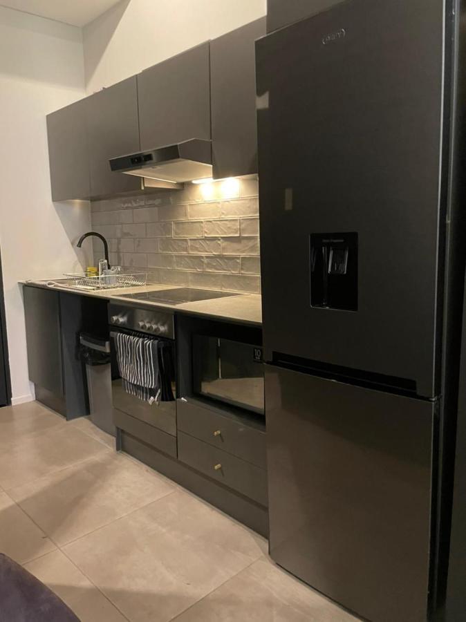 Black Brick Luxury *