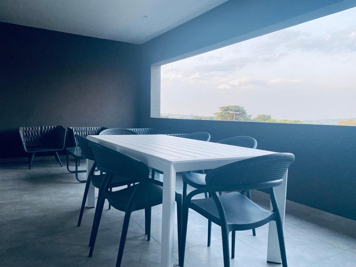 Apartment Mint Greenside