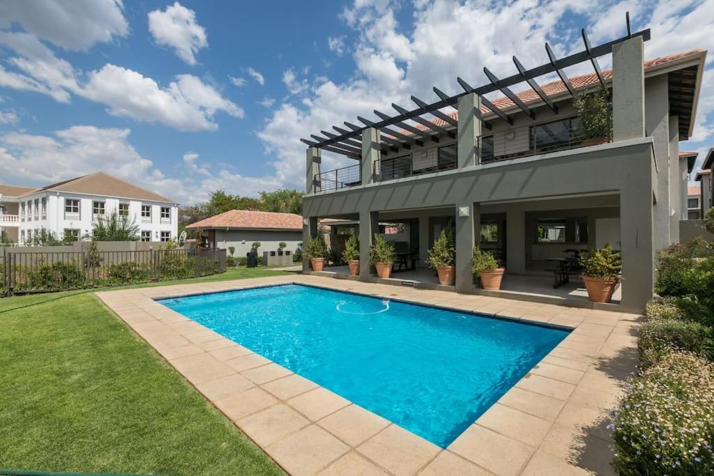 Nova Luxury Fourways *