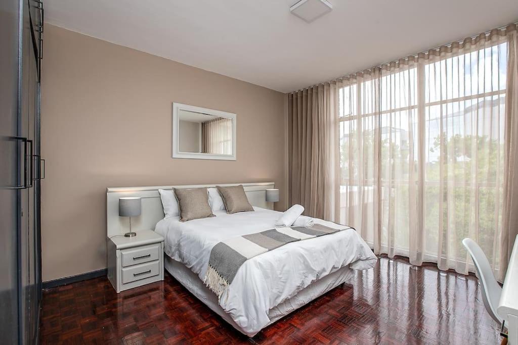 Majuba Place Sandton Executive 1 Bedroom Apartment